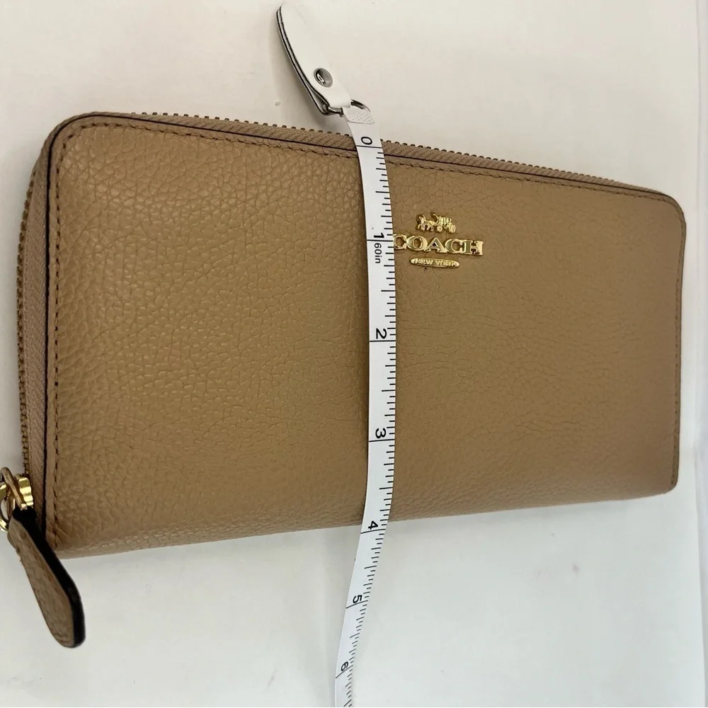 Coach Long Zip Around Accordion Wallet Tan Taupe Pebbled Leather Gold Hardware